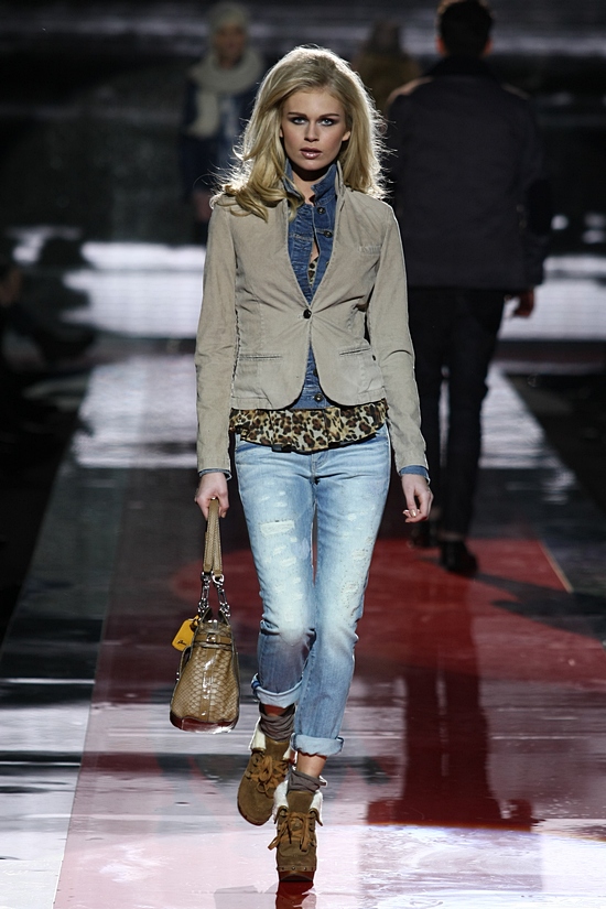 Guess AW2011