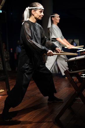 SUSUMU AI – Taiko-Trommeln für Mode